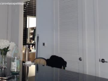 girl cam anastasiapetitegirll image #3284953