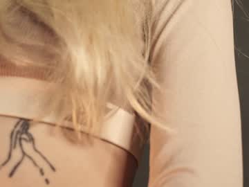 girl cam cuteelsa_ image #3233565