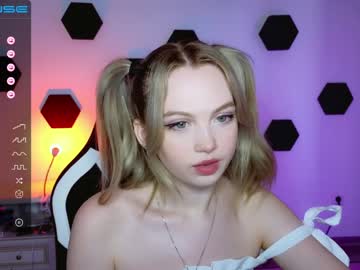 girl cam small_blondee image #3077616