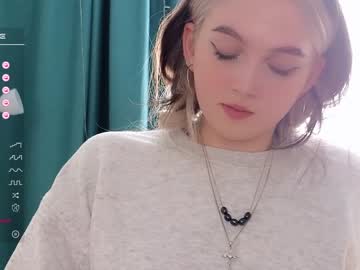 girl cam small_blondee image #3598311