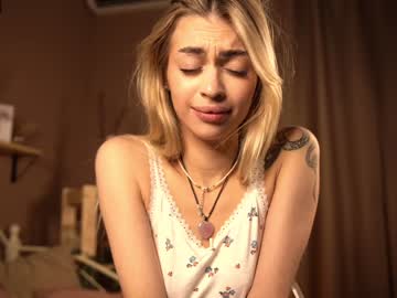 girl cam cuteelsa_ image #3454071