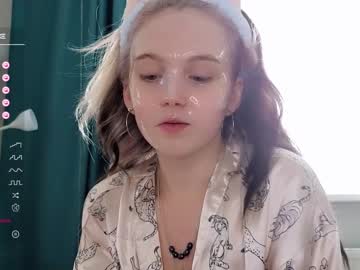 girl cam small_blondee image #3617673