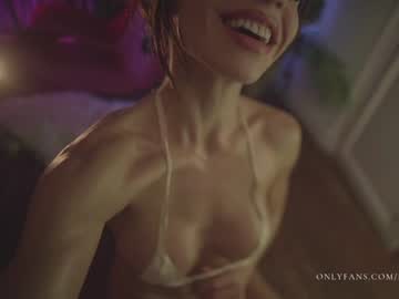 girl cam lucieoude_ image #2142990