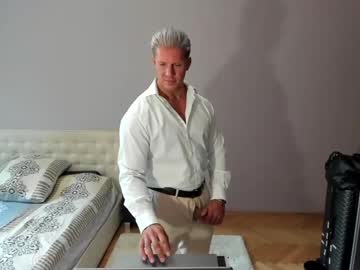 man cam redrabbitstories image #1702022
