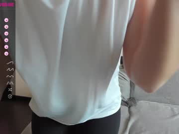 girl cam emilymilf__ image #3116570