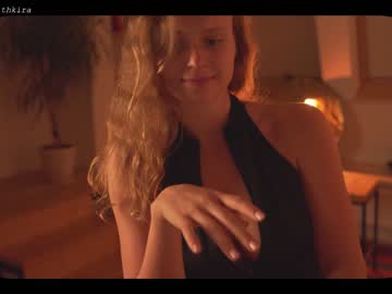 girl cam chillwithkira image #1196095