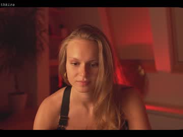 girl cam chillwithkira image #1210339