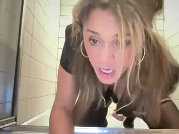 girl cam gia_is_horny image #4417549