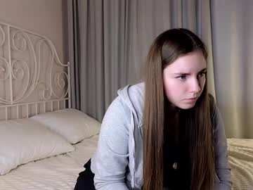on_the_soft_pillow  girl  cam