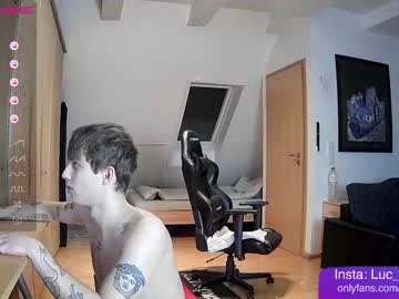 man cam johnny2000x image #2067257