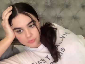 girl cam gia_is_horny image #2372087