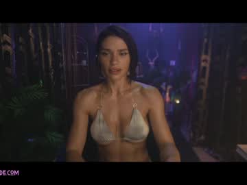 girl cam lucieoude_ image #1579562