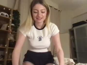 girl cam str4wb3rrycat image #2553392