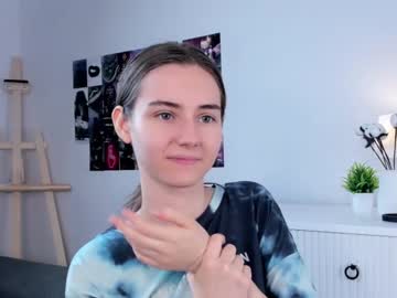 approche_toi_petite  girl  cam