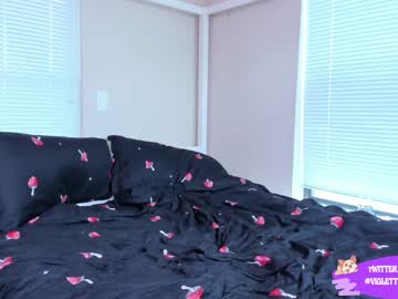 girl cam violetttflowers image #1992358
