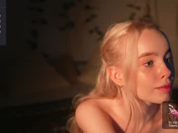 girl cam mother__of__dragons image #3705641