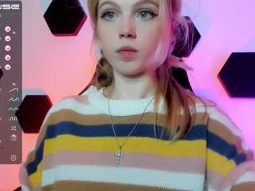 girl cam small_blondee image #2624133