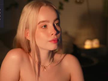 girl cam mother__of__dragons image #3710440
