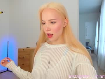 girl cam knee_ling image #3520717