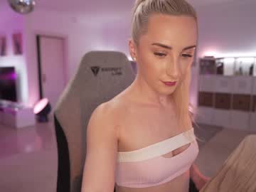 girl cam hannahjames710 image #1006416
