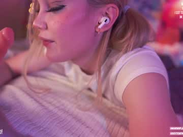 tranny cam blondelashes19 image #572962