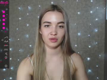 girl cam yourvirusqueen_ image #1342180