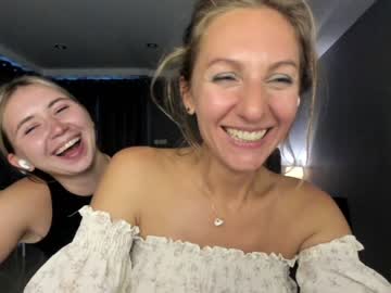 couple cam mrs_kiss_vhs image #2711059