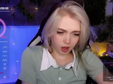 girl cam small_blondee image #3159328