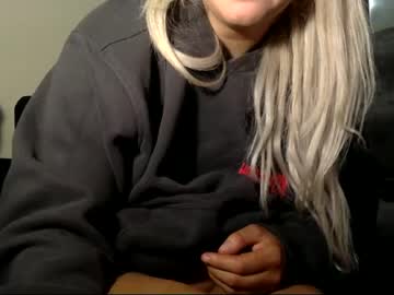 girl cam blondebunnyx1 image #4286875