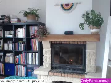 girl cam petite_caline image #595967