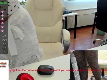 couple cam milf_viktoria image #294317