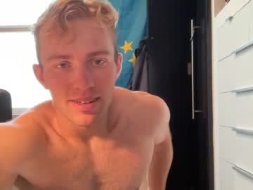 man cam follow_ image #3192040