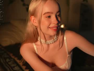 girl cam mother__of__dragons image #3747712