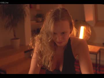 girl cam chillwithkira image #1195992