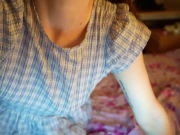 girl cam ellaa91 image #2035703