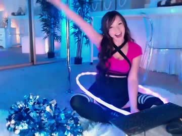 girl cam ticketshow image #1733075