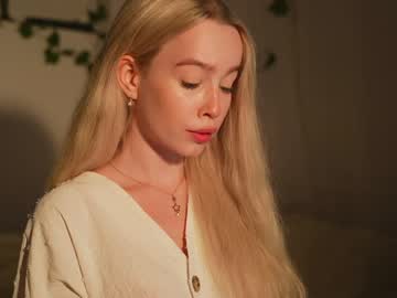 girl cam mother__of__dragons image #4612477