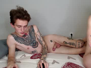 couple cam bee_sting image #203970