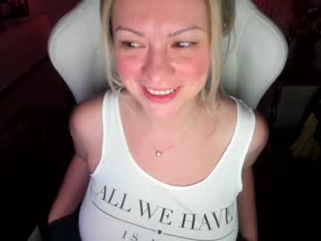 girl cam kiradivine image #798364