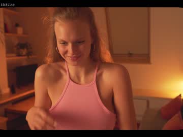 girl cam chillwithkira image #1204749