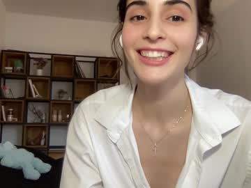girl cam wonderland_stia image #3670426