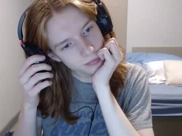 ewanhearsvoices  cam