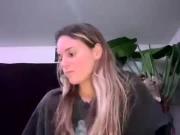 girl cam bananascoconutz image #4204431