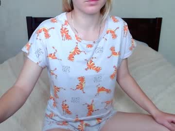 girl cam kittycat__meow_ image #2920568