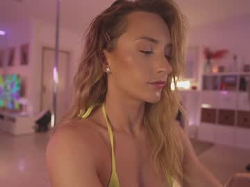 girl cam hannahjames710 image #3158365