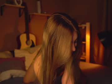 girl cam cuteelsa_ image #3980526