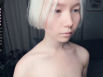 girl cam silvergloss image #3570245