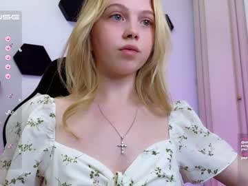 girl cam small_blondee image #2930617