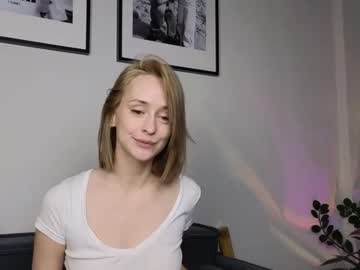 girl cam oliviablondie image #3691352