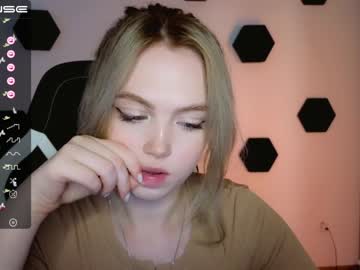 girl cam small_blondee image #3058728